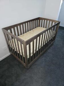 Veylo Baby Cot