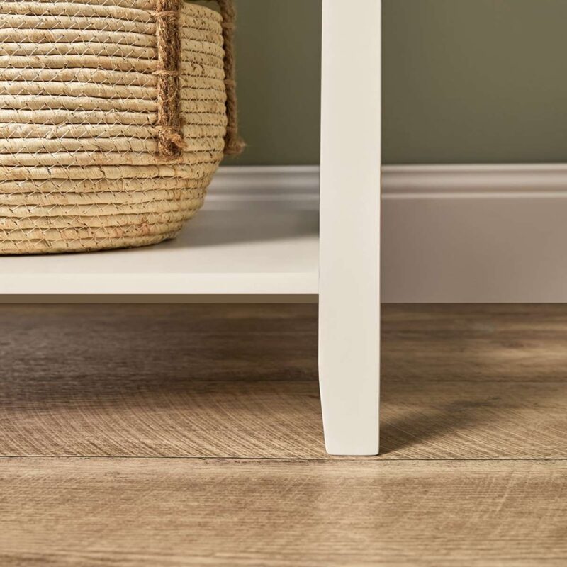 Kael Pedestals