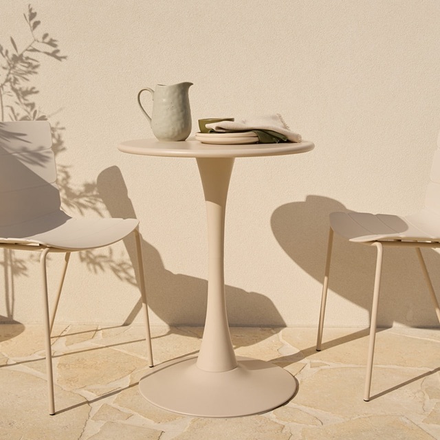 Nuvero Outdoor Bistro Round Table